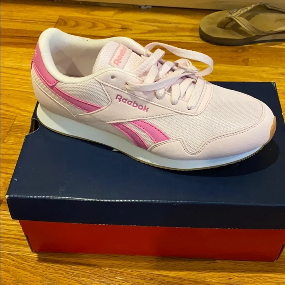 Reebok - Picture 1 of 1